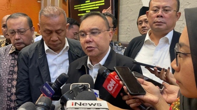 Wakil Ketua DPR Sufmi Dasco Ahmad akui salah transfer dalam dana reses DPR.