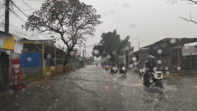 Genangan air di Jalan Tuan Guru Bangkol, Pagesangan Mataram.