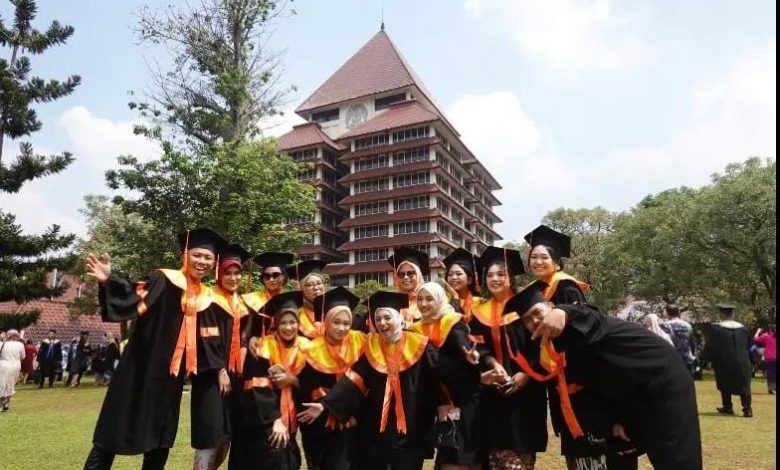 Lulusan Kriminologi Universitas Indonesia angkatan 2018.