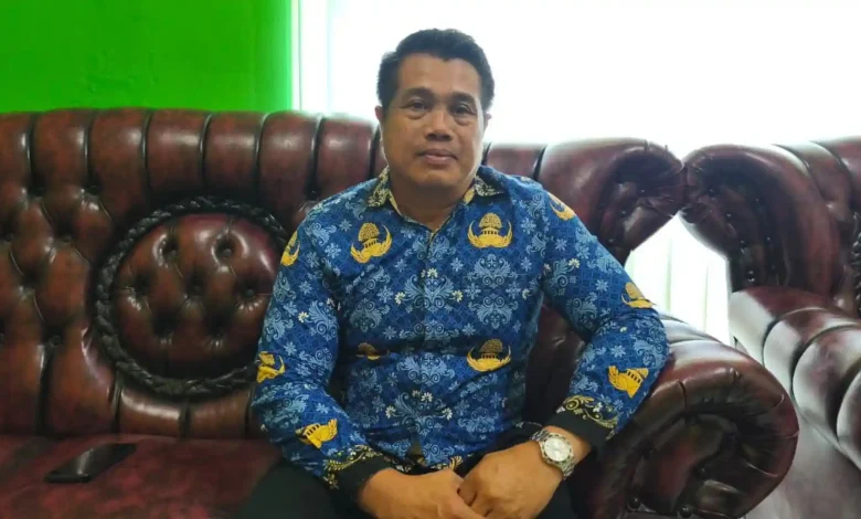 Kepala DLH Kabupaten Sumbawa Pipin Shakti Bitongo Program Penanaman Sengon Laut
