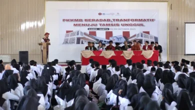 Ketua STKIP Taman Siswa Bima PKKMB Beradab 2025