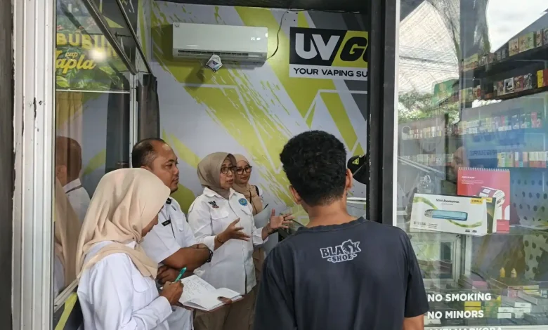 Petugas BNN Kota Mataram ke Toko Vape