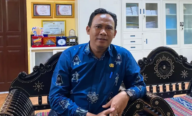 Plt Kepala SMAN 1 Mataram Burhanudin Moratorium Pungutan BPP