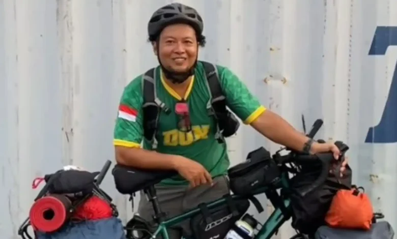 Pria Pertama Asal Mataram Naik Sepeda ke Makkah