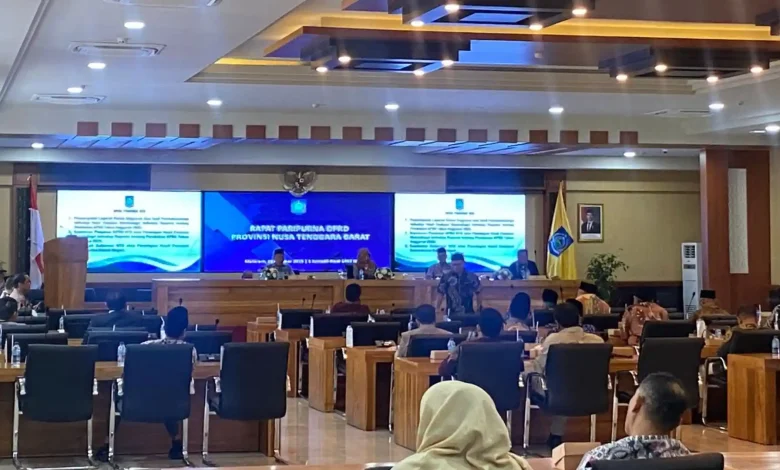 Rapat paripurna DPRD NTB pembahasan hasil evaluasi Kemendagri terhadap APBD Perubahan Provinsi NTB