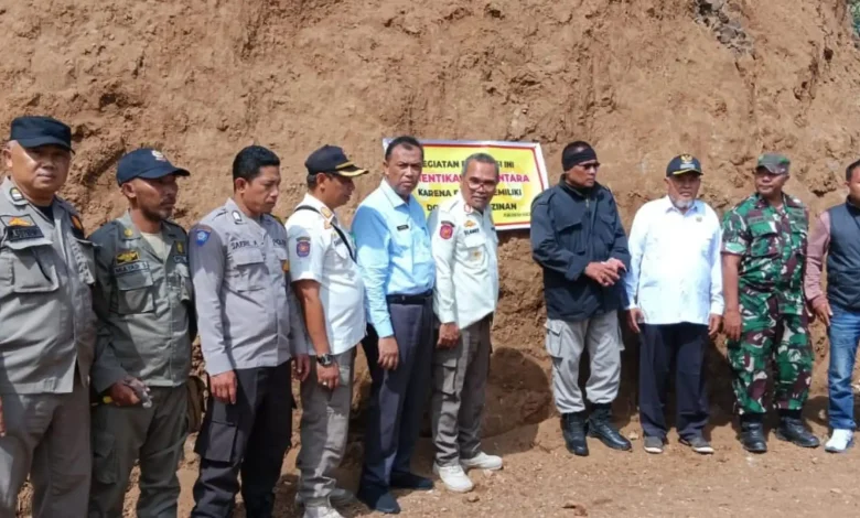 Satpol PP Tutup Tiga Titik Pengerukan di Bukit Sembalun