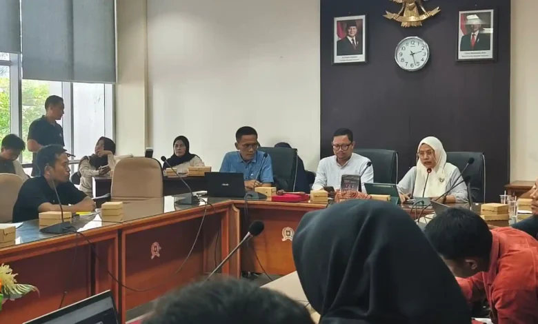 Sosialisasi dan bimbingan teknis rancangan Perbup tentang E-Pokir oleh Bappeda dan DPRD Sumbawa
