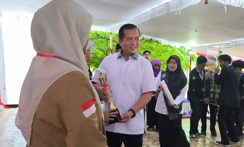 Gubernur Iqbal Apresiasi SMAN 1 Sumbawa Besar Jadi Pelopor Riset Berbasis Kearifan Lokal