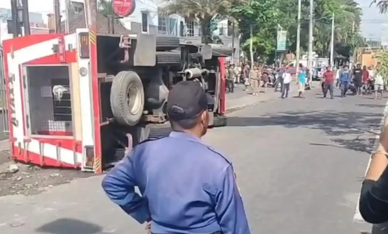 Mobil Damkarmat Lombok Timur