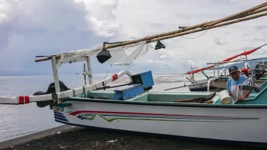 Nelayan di Lombok Timur Tercekik Beli BBM Subsidi