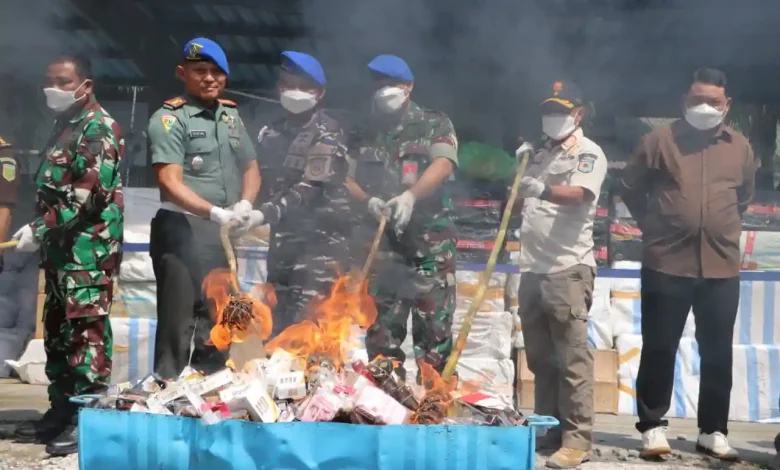 Bea Cukai Mataram Musnahkan 6,8 Juta Batang Rokok Ilegal dan 115 Ribu Gram Tembakau Iris