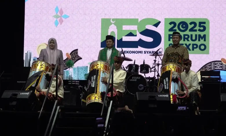 NTB Episentrum Wisata Halal dan UMKM Syariah Kegiatan Indonesia Ekonomi Syariah 2025 Forum dan Expo