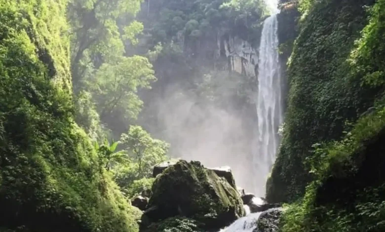 Air Terjun Agal di Desa Merente Sumbawa