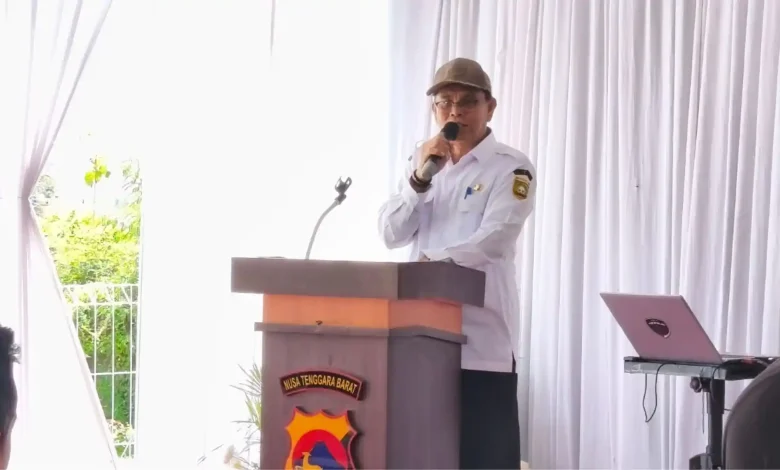 Bupati Jarot Program Penanaman Sengon Laut dan Kemiri