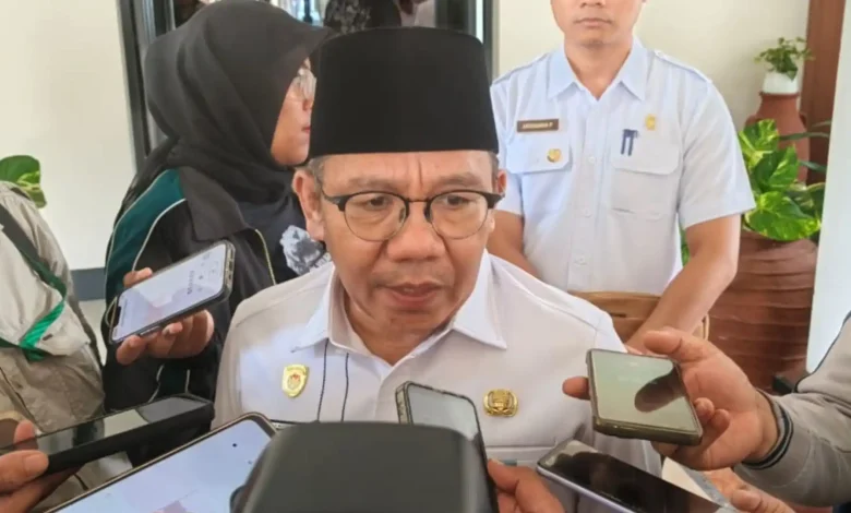 Bupati Lombok Utara Najmul Akhyar Krisis Air Bersih di Gili Tramena