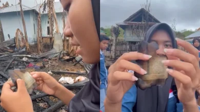 Kolase foto anggota OSIS SMAN 1 Langgudu menemukan potongan ayat Al-Qur’an yang tetap utuh di tengah puing kebakaran di Desa Dumu, Kabupaten Bima, NTB.