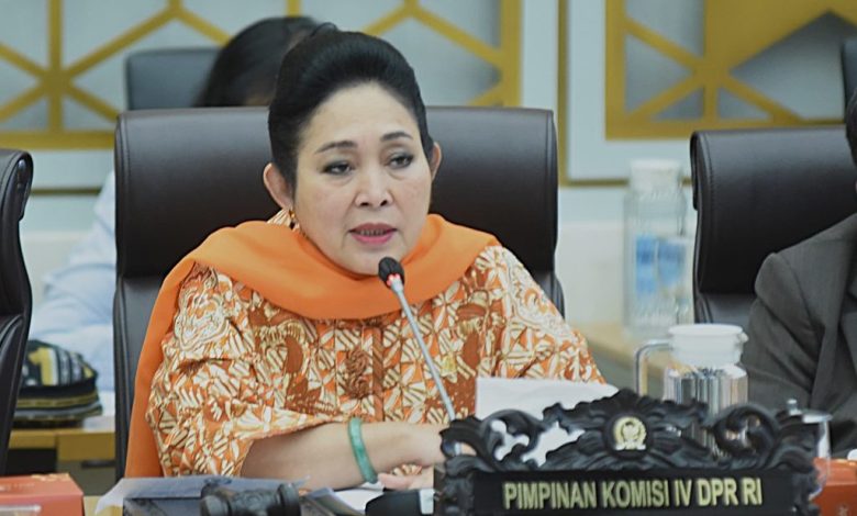 Ketua Komisi IV DPR RI, Siti Hediati Hariyadi, saat membuka Rapat Kerja Komisi IV DPR RI bersama Kementerian Pertanian di Gedung Nusantara, Senayan, Jakarta, Senin, 7 Juli 2025.