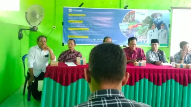 Kepala Desa Meraran Abdul Kadir