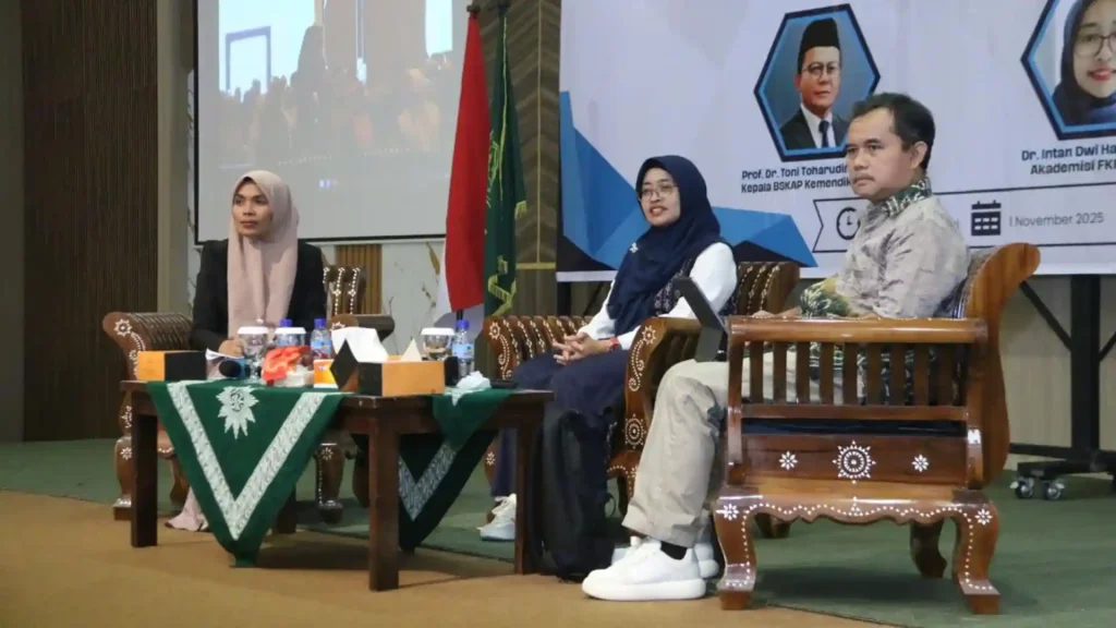 Tuan Rumah Sosialisasi Pembelajaran Mendalam Bagi Guru SMA Sederajat di Mataram