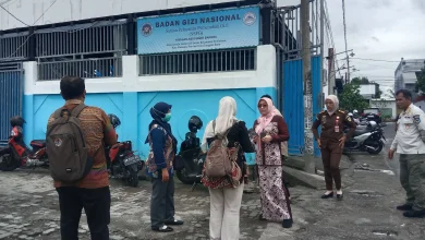 Tim Monev Perizinan Temukan Dapur MBG di Mataram Dipenuhi Lalat dan Bau Busuk