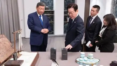 Xi Jinping Beri Hadiah Dua Smartphone Xiaomi kepada Presiden Korea Selatan