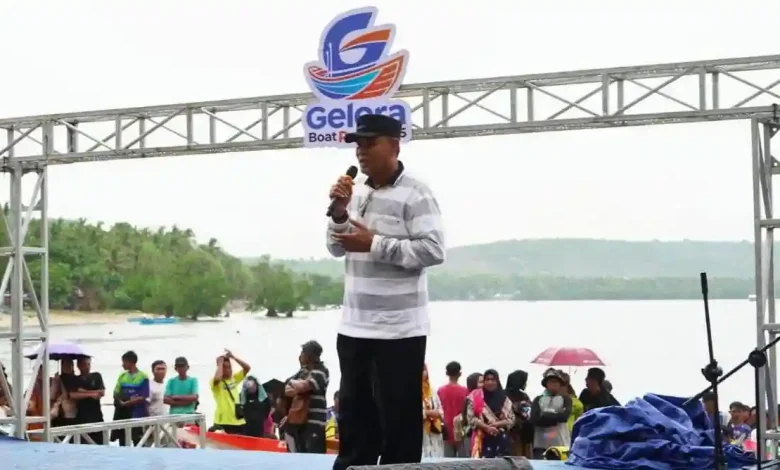 Bupati Jarot Gagas Balap Sampan Berseri di Pesisir Sumbawa