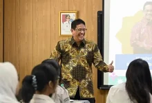 Menkeu Purbaya Ngajar Kelas Ekonomi di SMAN 3 Jakarta