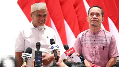 Prabowo Beri Rehabilitasi Dua Guru Luwu Utara yang Dipecat Usai Galang Dana untuk Honorer