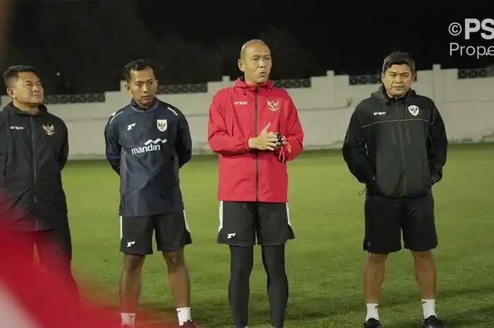 Pelatih Timnas Indonesia U-20 Nova Arianto Seleksi Pemain