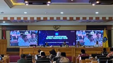 Paripurna DPRD NTB Diwarnai Hujan Protes hingga Berujung Ditunda