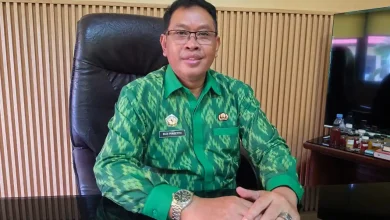 Sekda Kabupaten Sumbawa Budi Prasetiyo Pemkab ASN Pakai Tenun Khas