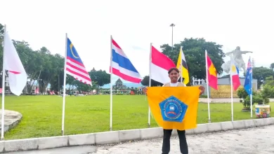 Ketua HMPS PGSD STKIP Taman Siswa Bima Bangga Kibarkan Prestasi di Ajang KMI Expo XVI Untidar