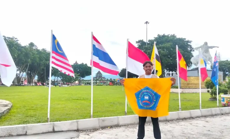 Ketua HMPS PGSD STKIP Taman Siswa Bima Bangga Kibarkan Prestasi di Ajang KMI Expo XVI Untidar