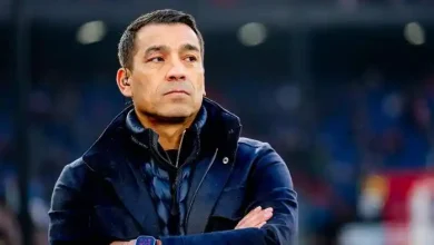 Nama Van Bronckhorst Mencuat sebagai Kandidat Pelatih Baru Timnas Indonesia