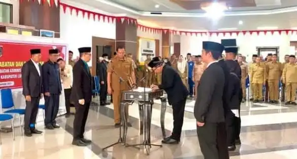 Bupati Lotim Lantik 5 Pejabat Baru
