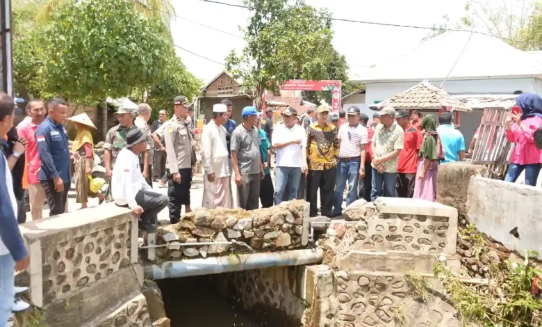 Jembatan Rade - Madapangga Retak