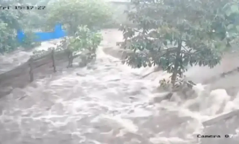 Dua Kelurahan Terdampak Banjir dan Longsor di Sumbawa