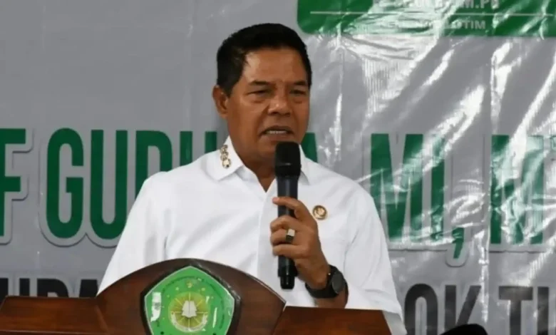 Bupati Lombok Timur Haerul Warisin Kesejahteraan Guru