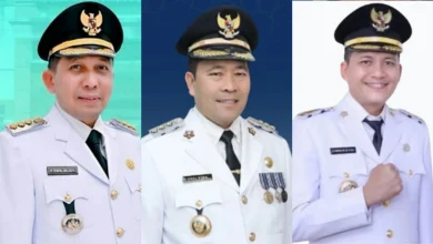 Kolase foto tiga bupati Aceh yang menyerah hadapi bencana, Bupati Pidie Jaya, Sibral Malasyi (kiri), Bupati Aceh Tengah, Haili Yoga (tengah), dan Bupati Aceh Selatan, Mirwan (kanan).