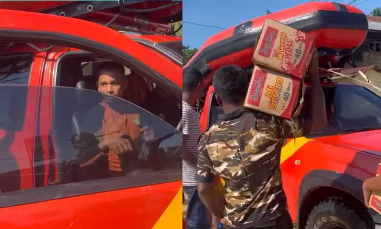 Kolase foto seorang petugas Basarnas dimarahi ibu-ibu karena dianggap lambat mengevakuasi keluarganya yang sakit.