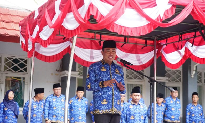 Kepala Kanwil Kemenag NTB, H. Zamroni Aziz, S.H.I., M.H., mengukuhkan 254 PPPK baru.