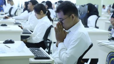 Peserta rekrutmen calon pegawai negeri sipil (CPNS) Kemenpan-RB mengikuti SKD di Kantor BKN Pusat, Jakarta.