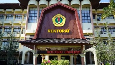 Universitas Mataram (Unram) sebagai kampus terbaik di NTB versi EduRank 2025.