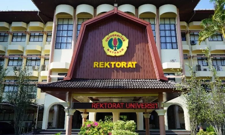 Universitas Mataram (Unram) sebagai kampus terbaik di NTB versi EduRank 2025.