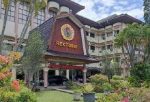 Universitas Mataram (Unram) sebagai kampus terbaik di NTB versi EduRank 2025.