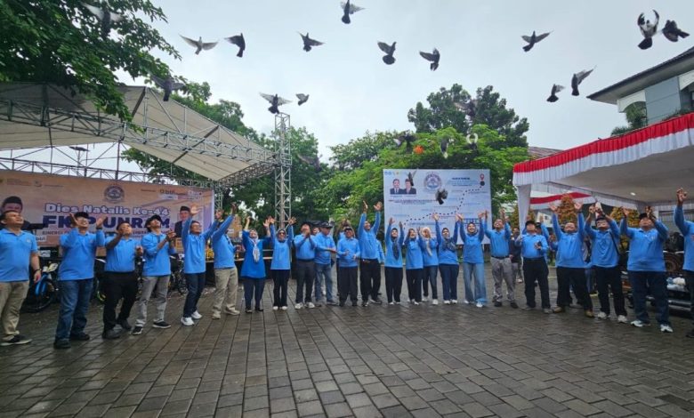 Kegiatan pelepasan burung dalam acara Dies Natalis ke-44 FKIP Unram, Sabtu, 29 November 2025.