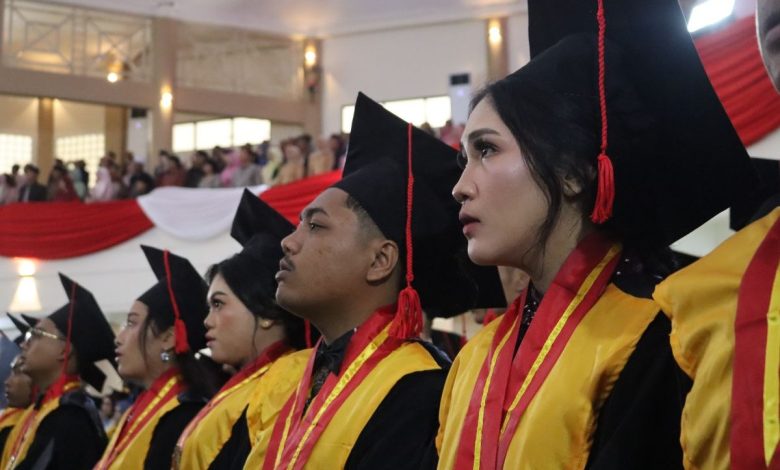 Wisudawan Universitas Mataram (Unram) periode Desember 2025.