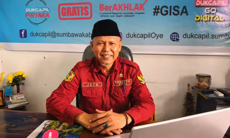 Kepala Dinas Dukcapil Kabupaten Sumbawa Jaya Kusuma Perekaman e-KTP