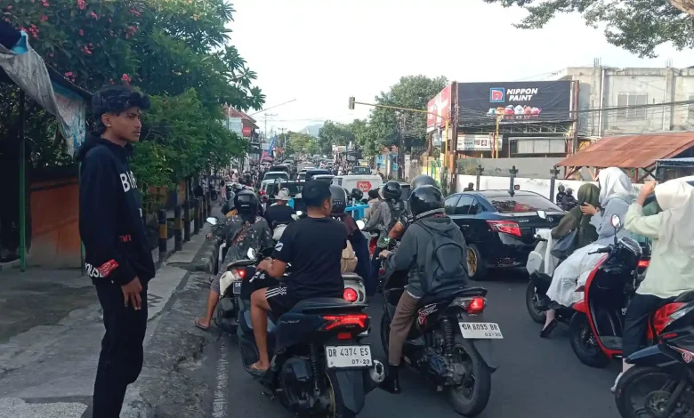 Potret kemacetan di kawasan Jempong - Pagesangan Kota Mataram