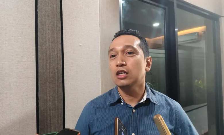 Ketua Asosiasi Service Advertising ASA NTB Firadz Fariska Reklame Ilegal di Kota Mataram